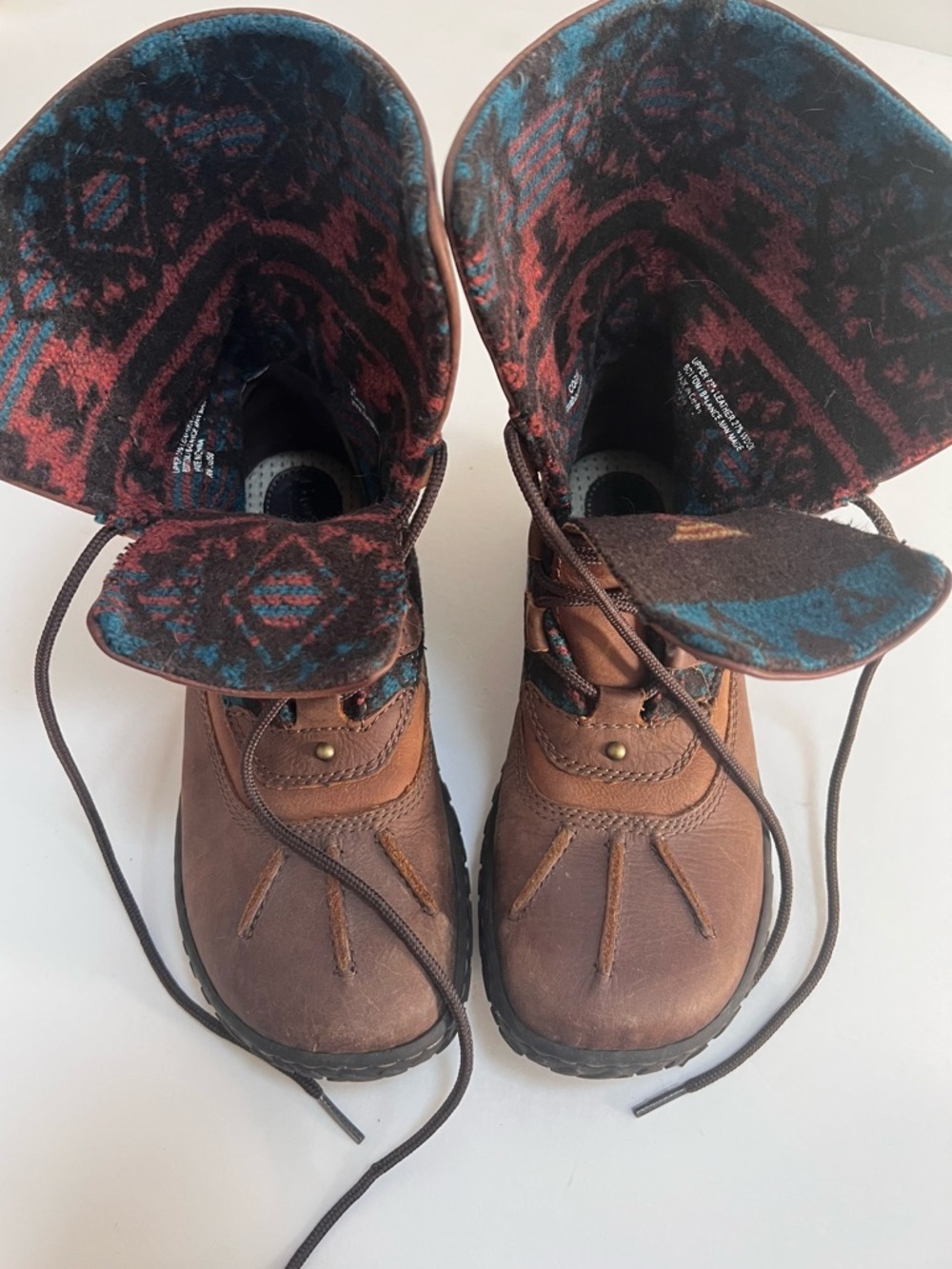 Born Winter Boots - Picture 5 of 16